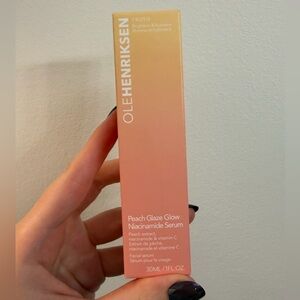 Ole Henriksen Peach Glow Niacinamide Serum